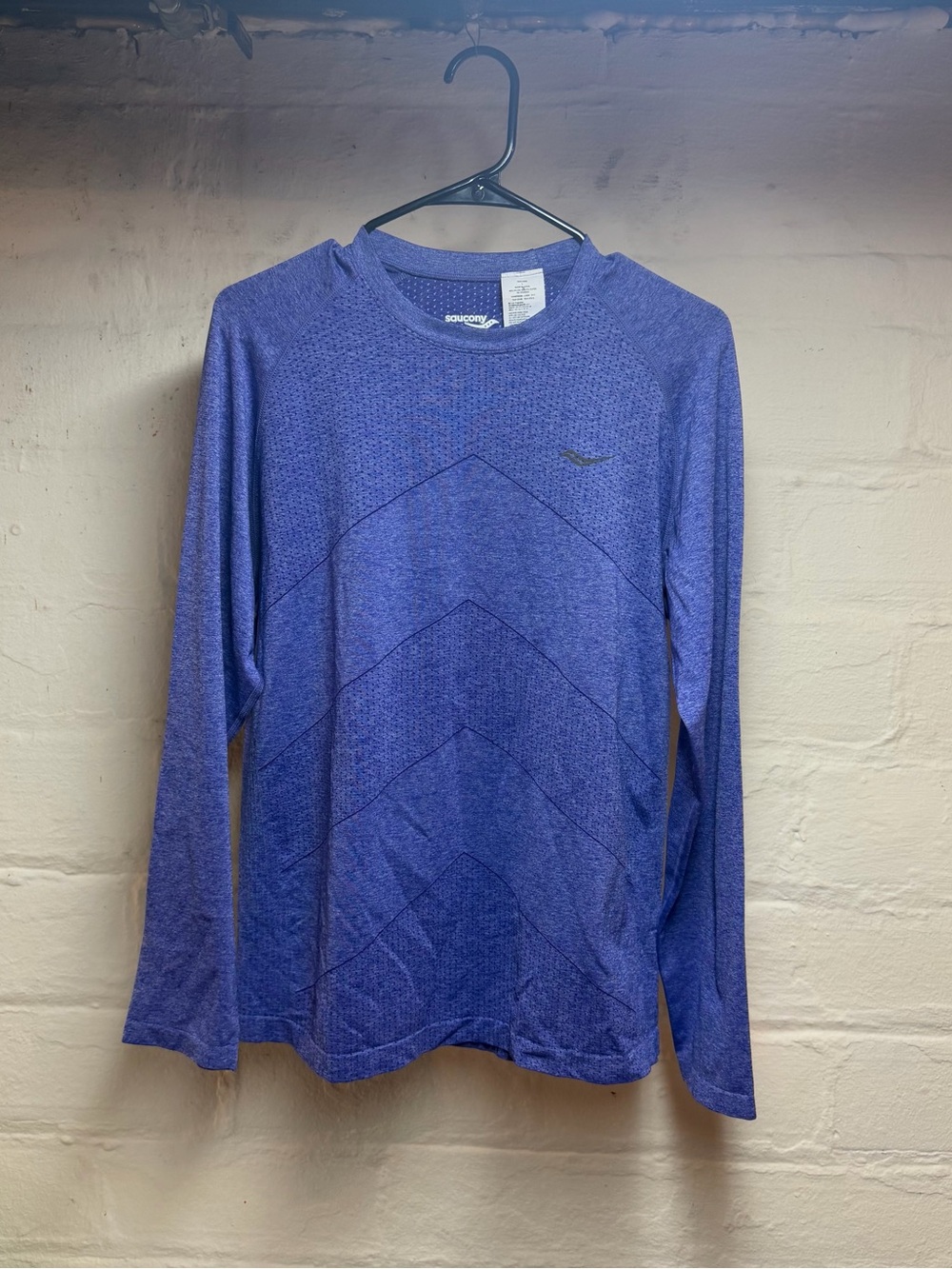 Saucony Men’s Heathered Long-Sleeve Performance Top